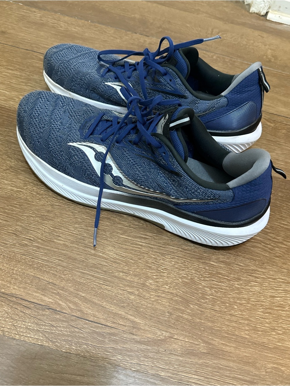 MEN'S saucony ECHELON 9 men’s shoes size 14